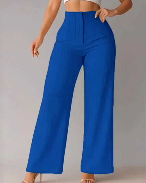 Pantalones lisos, blazer informal, pierna ancha