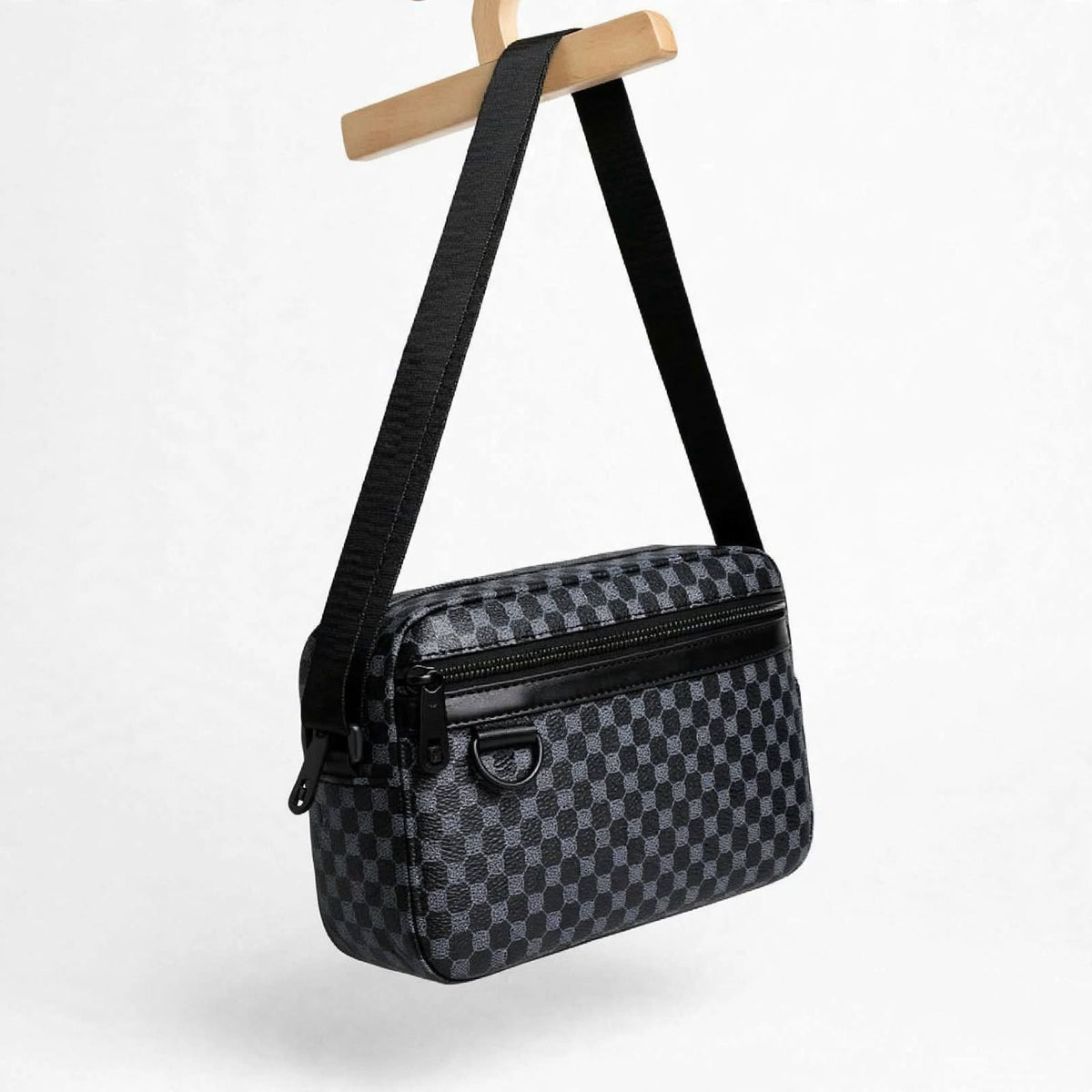 Tendencia del momento: bolso de hombro cuadrado, urbano y robusto.