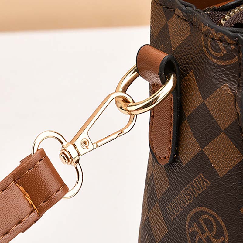 Elegante bolso de mano para mujer con dije de hoja