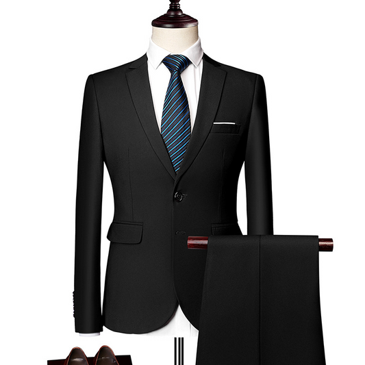 Conjunto de traje de negocios de dos piezas para hombre con un corte moderno.