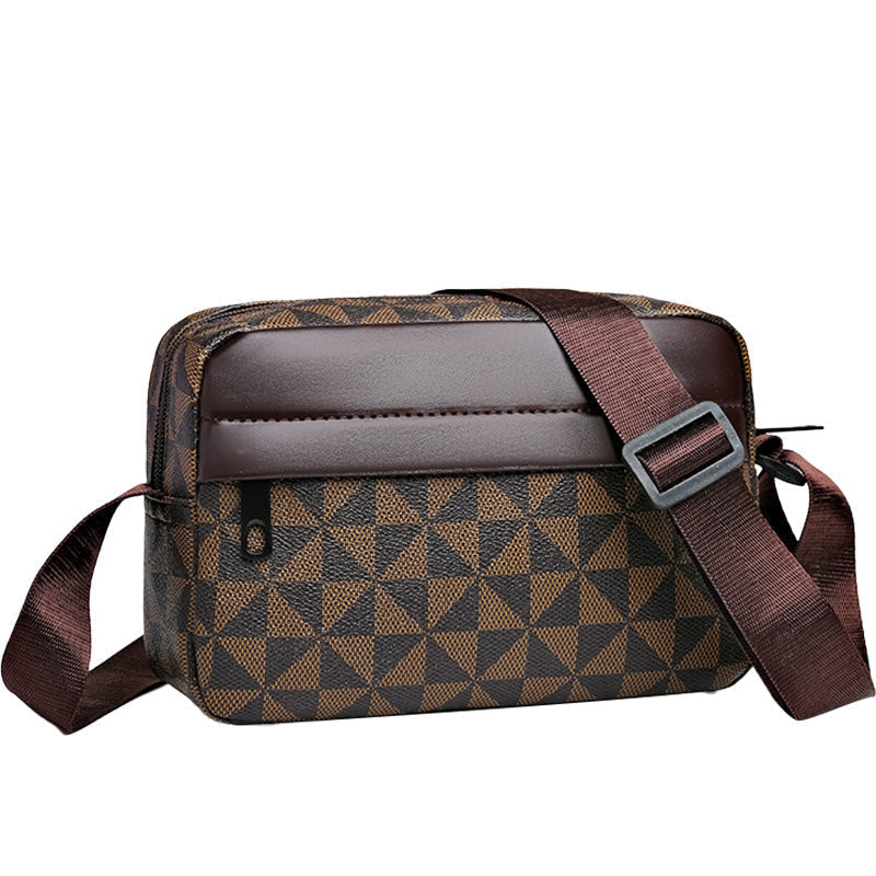 Tendencia del momento: bolso de hombro cuadrado, urbano y robusto.